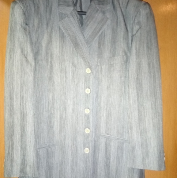 Men Dress Suit - Picture 1 of 2